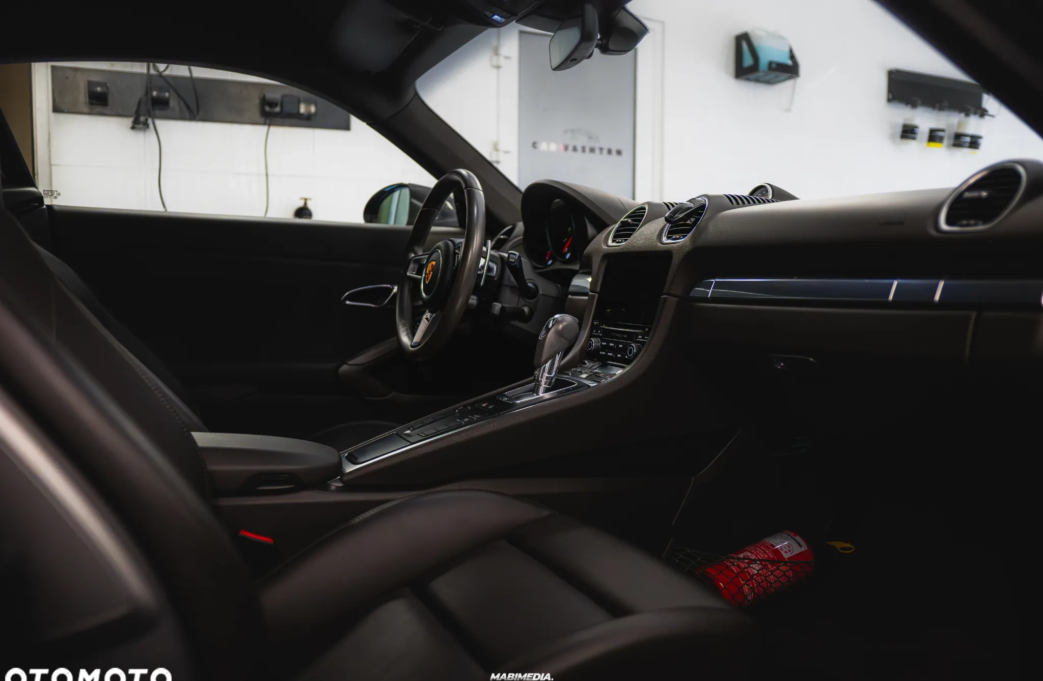 Porsche 718 Cayman cena 250000 przebieg: 34000, rok produkcji 2018 z Lipno małe 529